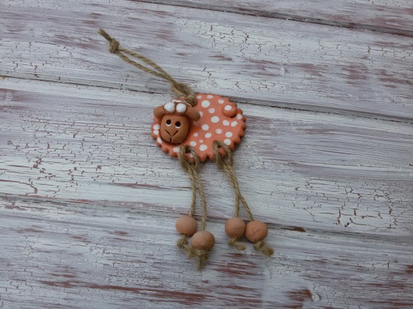 Ovečka světle oranžová