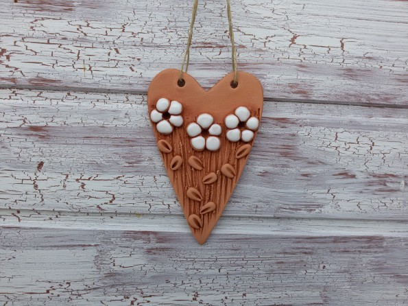 Srdíčko-bílé květinky