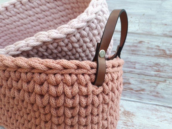 Háčkované košíčky-pudrové